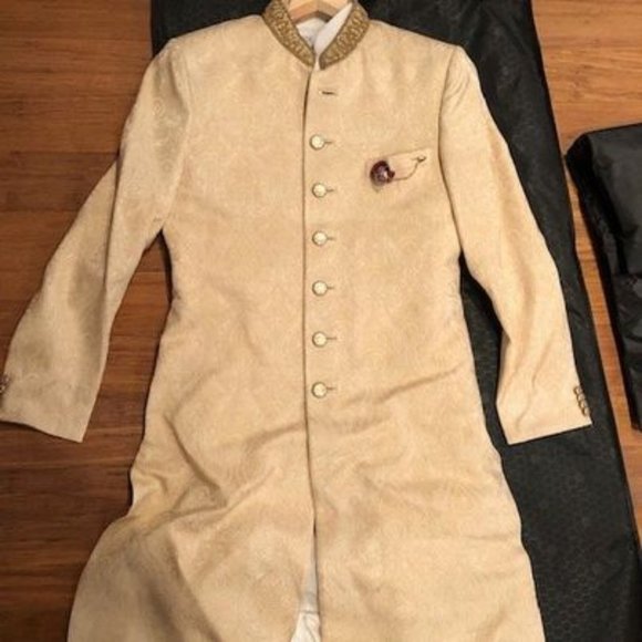 Custom designed Sherwani - Size S - Picture 1 of 2